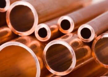 銅価格が5か月ぶりに8000ドルを下回りました。なぜかについて教えてください。