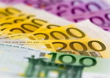 ユーロ、増加する圧力の中で3週間ぶりの安値から立ち直りを図る