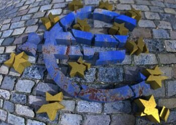 ユーロは、ラガルドのスピーチの前に10か月ぶりの低水準で低迷しています。