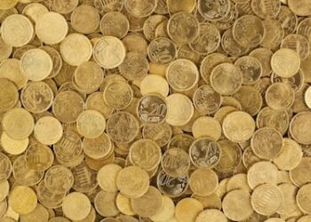 アメリカの雇用データ発表を前にして、金は再び上昇を再開しています。