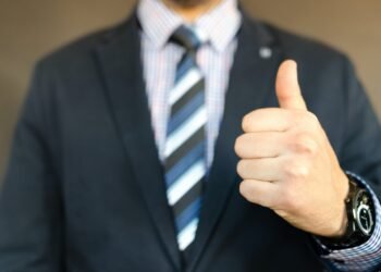 ニュージーランドドルの2024年の予測は、アメリカドルに対して強く、スターリングに対して弱いとされています。