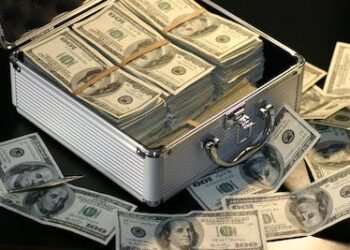 アメリカの非農業部門雇用統計の発表を控えて、ドルは2週間ぶりの高値を手放しました。