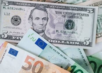 ユーロは慎重な発言を受けて約3週間の安値近くで取引されています。