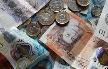 アンドリュー・ベイリーの会議を前にして、スターリングは再び上昇を再開しました。