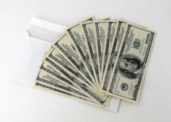 ドルは金利引き下げの見通しがあるにもかかわらず、プラスゾーンで動いています。