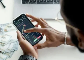 混雑した週の中で、米国株式指数はまちまち