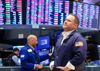 アメリカの株式市場は、Nvidia株の急落後にポイントを下げました。