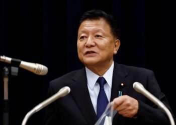 日本の閣僚らは政府がデフレ終結を検討しているとの報道を否定