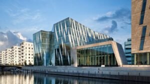 サクソバンクは2024年7月1日から一部の国で新規顧客の受付を終了します。この変更はリスク管理と運営効率向上のためです。