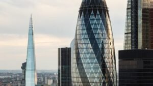 無許可のFXスキームに関与した裁判がUKで予定。FCAが起訴した9人の詳細。FCAが起訴した9人の詳細についてご紹介します。