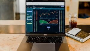 フローバンク破綻後、清算人がロンドン・キャピタル・グループ（LCG）の売却を検討しています。最新情報はこちらでご確認ください。