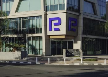 ロボマーケッツは、欧州での事業モデルを2024年末までに変更し、株式やETFに特化したサービスを提供します。