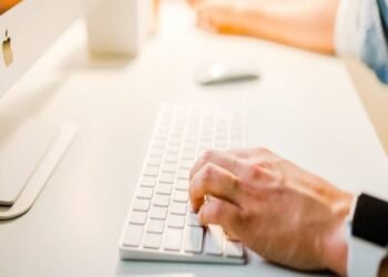 英国FCAがHFマーケットの偽造業者に警告を発表。偽造業者のリスクと回避方法について詳しく解説します。