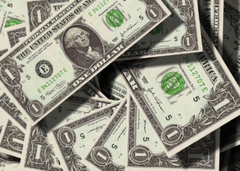 トランプ貿易勢によるドル高、米連邦準備制度の緩和期待を凌駕