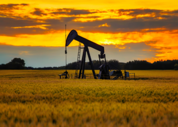 石油市場の最新動向と供給過剰の影響