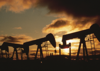 ロシアとウクライナの緊張で原油価格が上昇