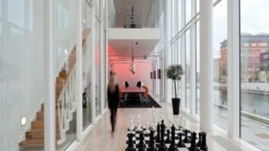 Saxo Bankは、TraderGOとTraderPROで新しいニュース体験を提供します。記事はフルページ形式で。