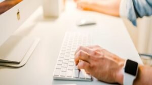 Webullがオーバーナイト取引を導入！夜間も米国株とETFの取引が可能になり、柔軟な投資が実現します。