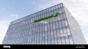 ロビンフッドは短期売り事件の個別訴訟をFINRA仲裁に移行するよう申し立てています。この仲裁の背景と進展を解説します。