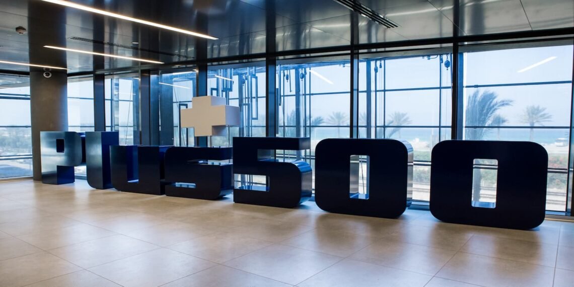 Plus500がメータイクイティーズを買収し、インド市場進出を加速。成長戦略とグローバル展開を強化する。