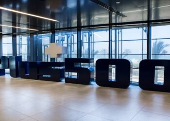 Plus500がメータイクイティーズを買収し、インド市場進出を加速。成長戦略とグローバル展開を強化する。