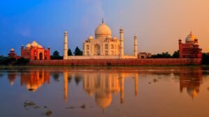 投票率は選挙の正当性を測る上で非常に重要です。この記事では、ラフル・ガンジー氏による選挙プロセスへの疑義と、それに対するファドナビス州首相の反論を詳細に検討します。さらに、投票率の変動要因や民主的プロセスのあり方について深く掘り下げます。