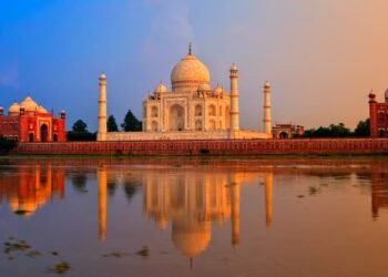 投票率は選挙の正当性を測る上で非常に重要です。この記事では、ラフル・ガンジー氏による選挙プロセスへの疑義と、それに対するファドナビス州首相の反論を詳細に検討します。さらに、投票率の変動要因や民主的プロセスのあり方について深く掘り下げます。