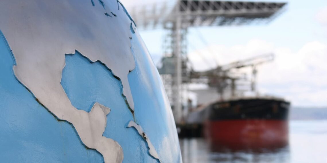 炭素税が印英FTAの大きな課題となっています。この記事では、炭素税の仕組み、インド経済への影響、そして日本の企業が知っておくべきポイントを分かりやすく解説します。