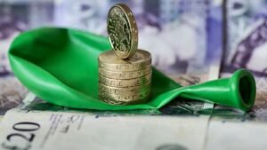 デフレとは何かご存知ですか？現在、中国経済がデフレに直面し、その影響が世界中に及んでいます。この記事では、デフレの基本から過剰生産問題、私たちの生活への影響までをわかりやすく解説します。